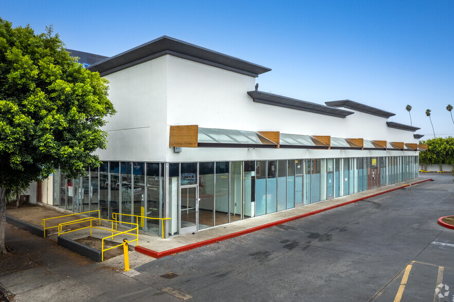 1075 N Western Ave, Los Angeles, CA for lease - Building Photo - Image 1 of 15