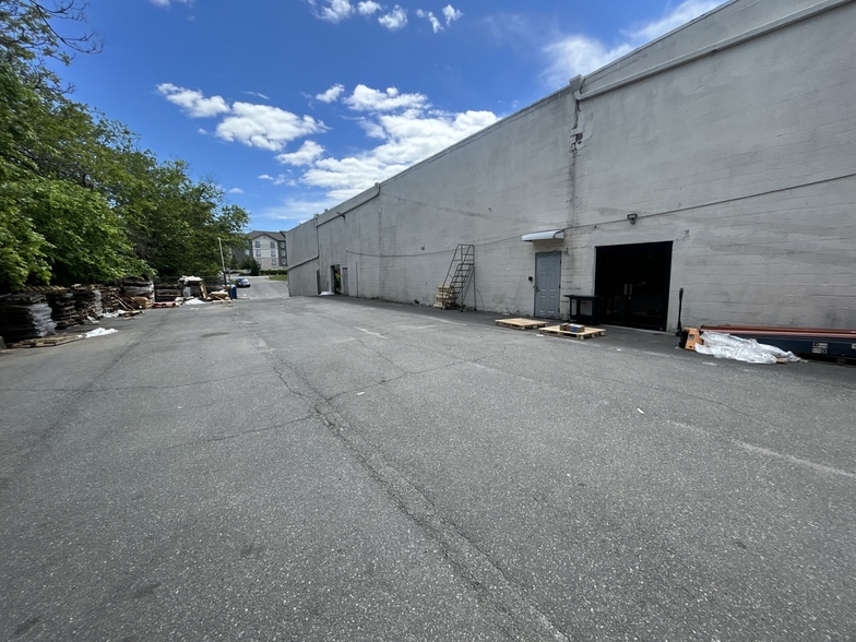 4475 S Clinton Ave, South Plainfield, NJ for lease - Building Photo - Image 2 of 6