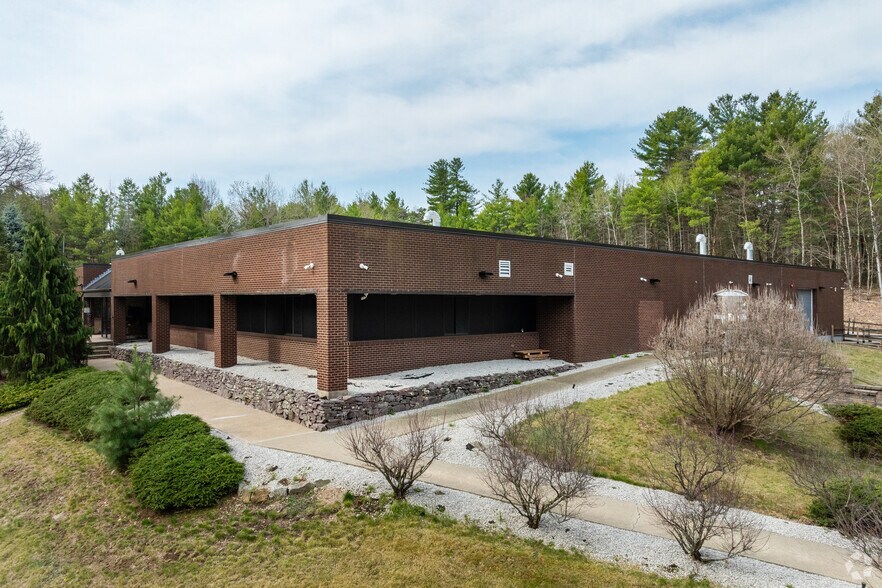 4 Marc Rd, Medway, MA for sale - Primary Photo - Image 1 of 1