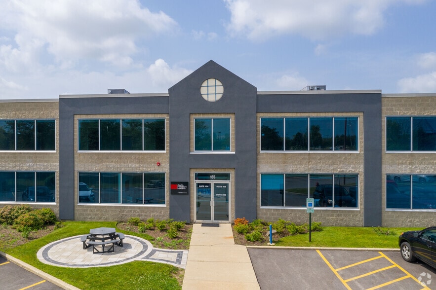 165 E Commerce Dr, Schaumburg, IL for lease - Building Photo - Image 1 of 12