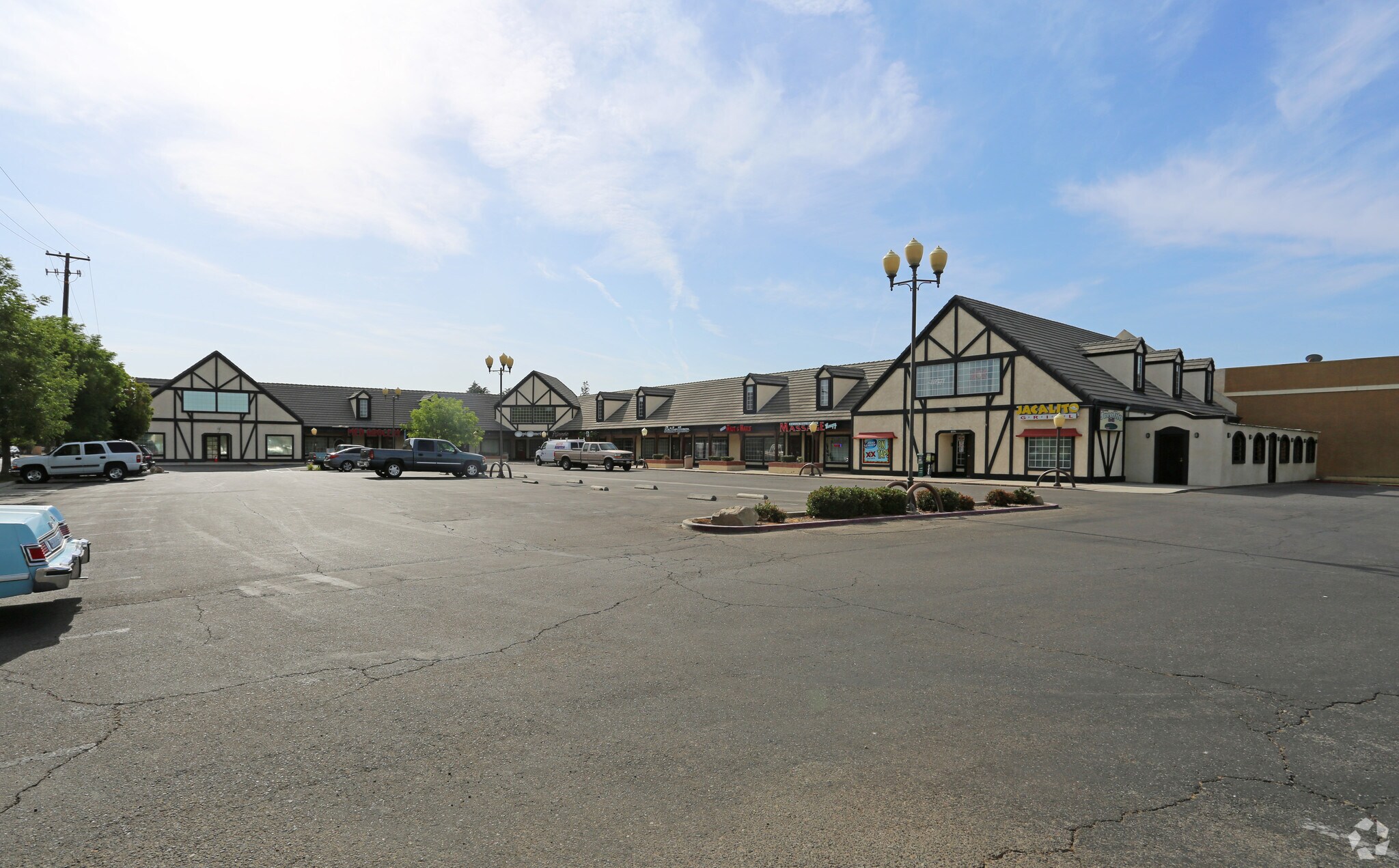 1002 Wible Rd, Bakersfield, CA 93304 Lafayette Village