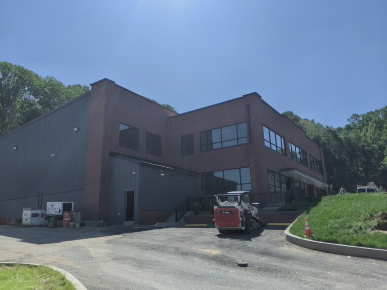 400 Three Tun Rd, Malvern, PA for lease - Building Photo - Image 2 of 6