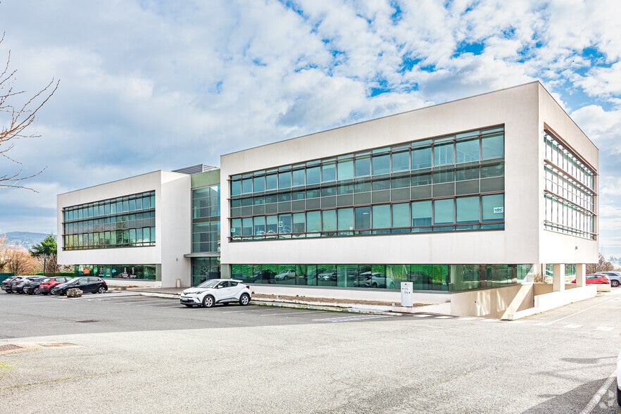 Office in Champagne-au-Mont-d'Or for sale - Primary Photo - Image 1 of 2