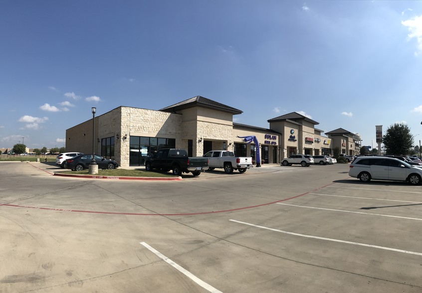 905 E Highway 82, Gainesville, TX for lease - Primary Photo - Image 1 of 1