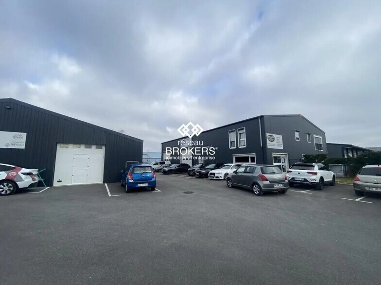 Flex in Viry for sale - Building Photo - Image 2 of 15