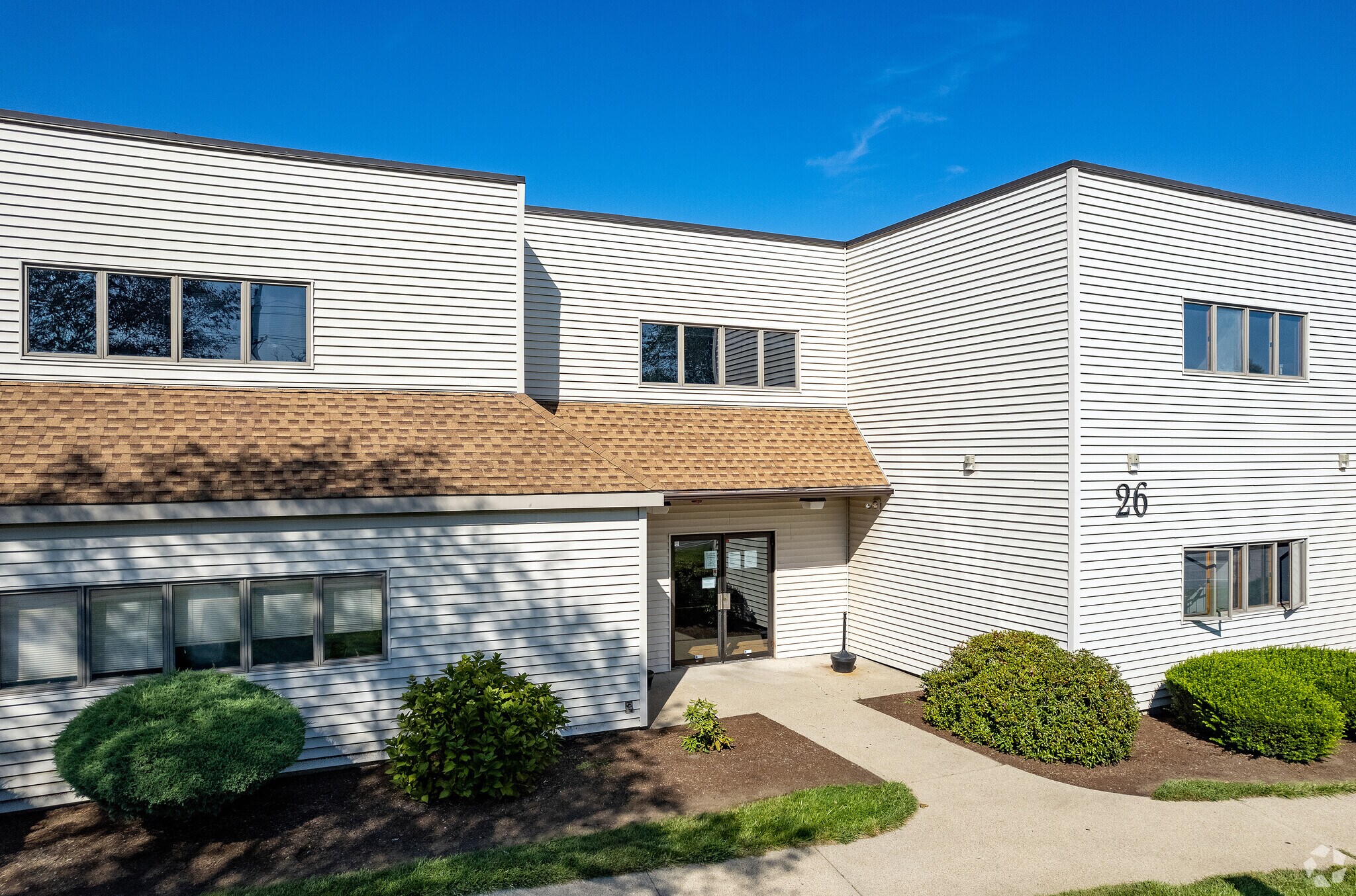 26 Valley Rd, Middletown, RI for sale Primary Photo- Image 1 of 1