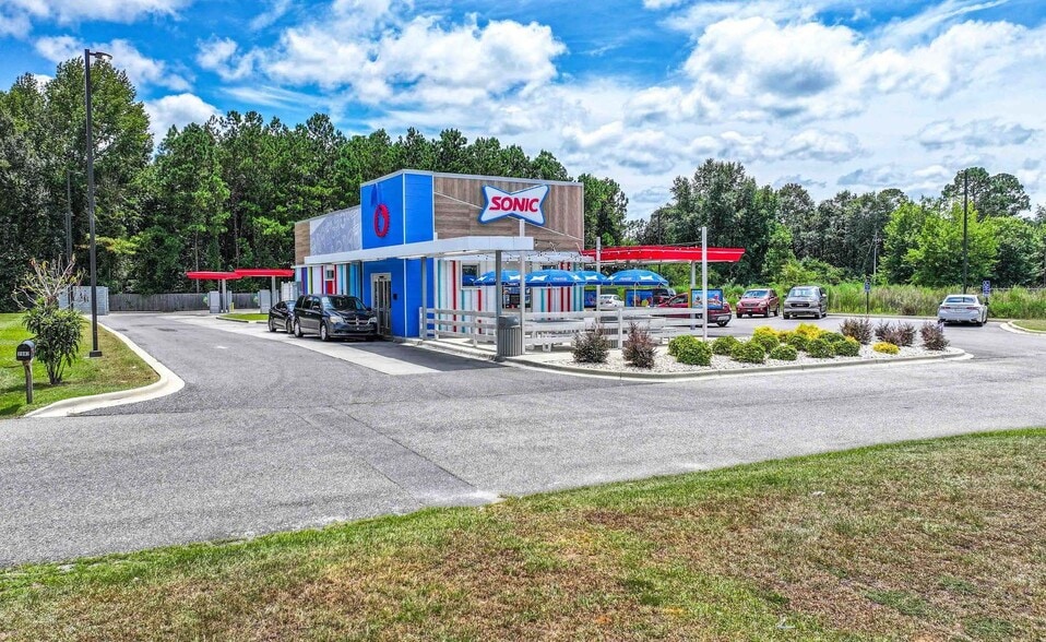 2082 Douglas Ave, Brewton, AL for sale - Building Photo - Image 1 of 2