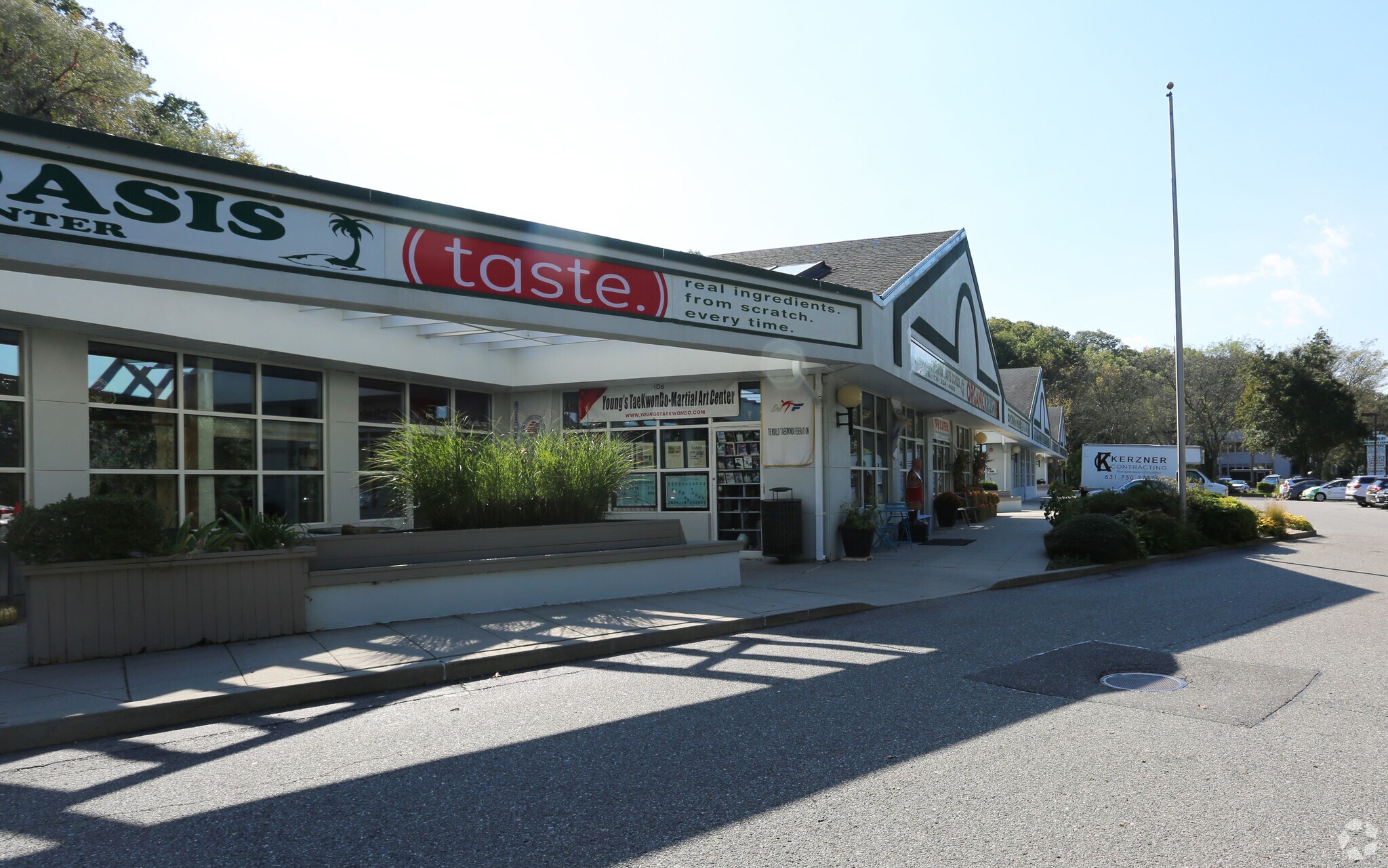 126130 Woodbury Rd, Woodbury, NY 11797 Woodbury Junction Plaza