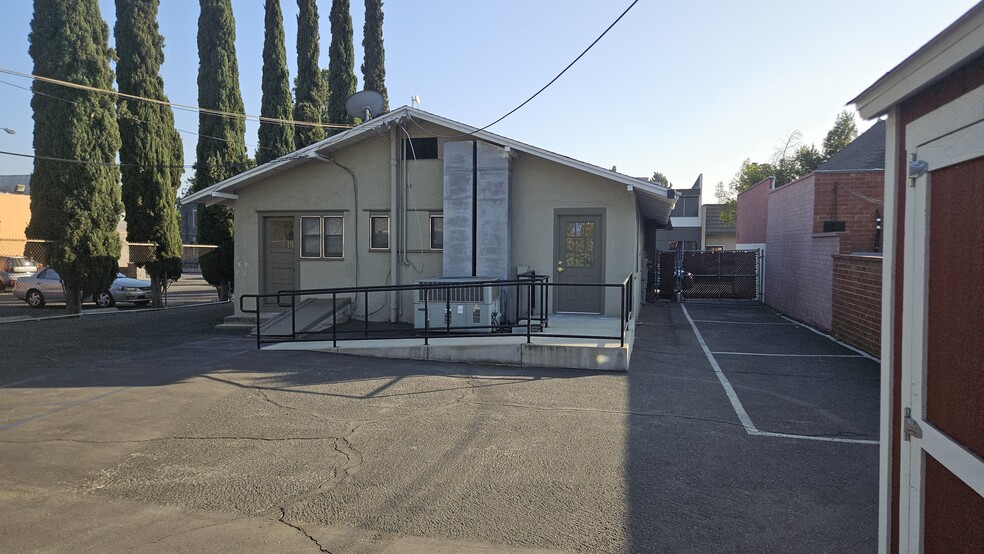 1155 E Green St, Pasadena, CA for lease - Building Photo - Image 2 of 4