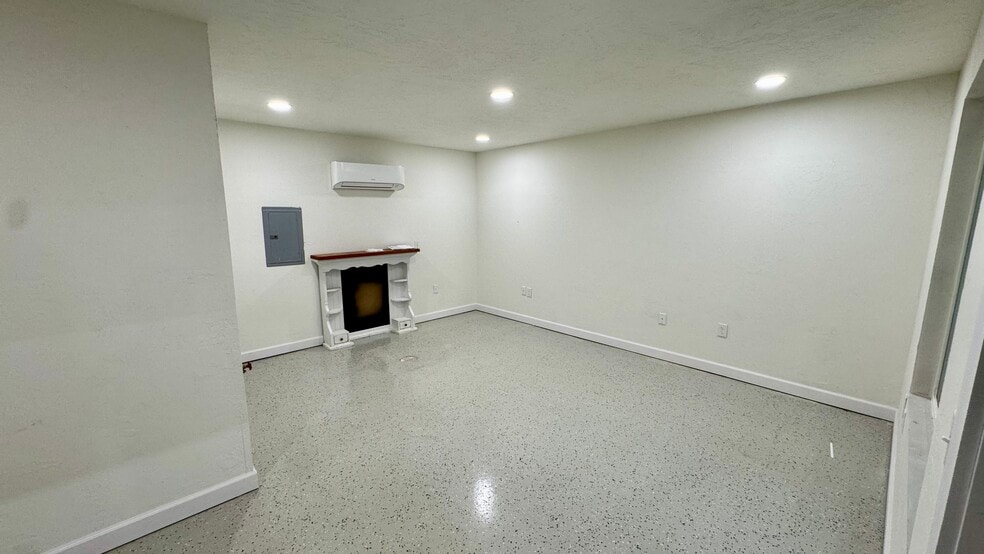 308 W State Highway 152, Mustang, OK for lease - Building Photo - Image 3 of 17