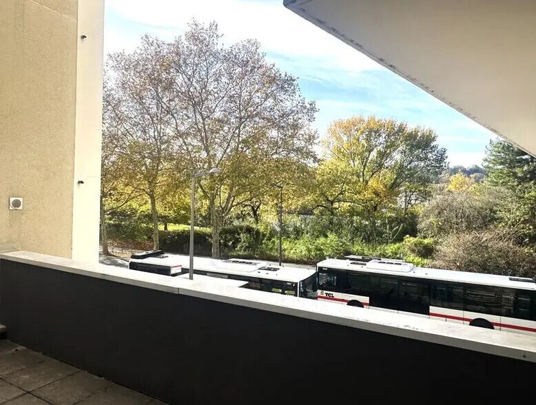 Office in Lyon for sale - Building Photo - Image 2 of 7