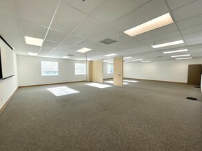 580-584 NW University Blvd, Port Saint Lucie, FL for lease Interior Photo- Image 2 of 12