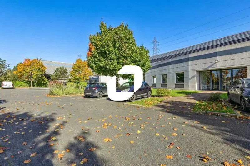 Flex in Lisses for lease - Building Photo - Image 1 of 14