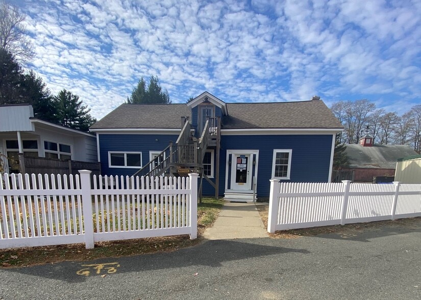 12 Elm St, Hatfield, MA for lease - Building Photo - Image 1 of 10