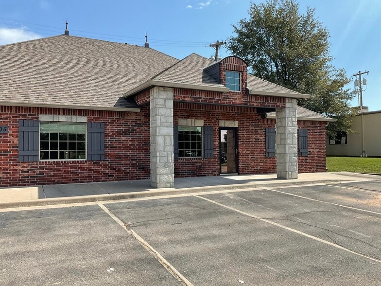 305 N Beech Cir, Broken Arrow, OK for lease - Building Photo - Image 1 of 18