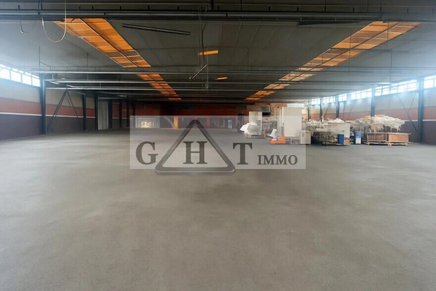 Industrial in Gretz-Armainvilliers for lease - Interior Photo - Image 1 of 4
