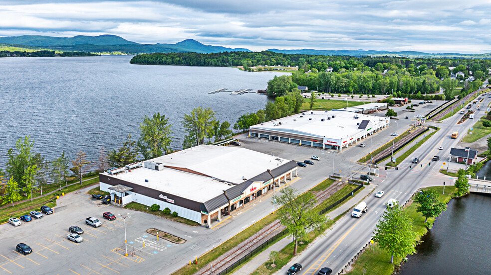 59 Waterfront Plz, Newport, VT for lease - Building Photo - Image 3 of 5