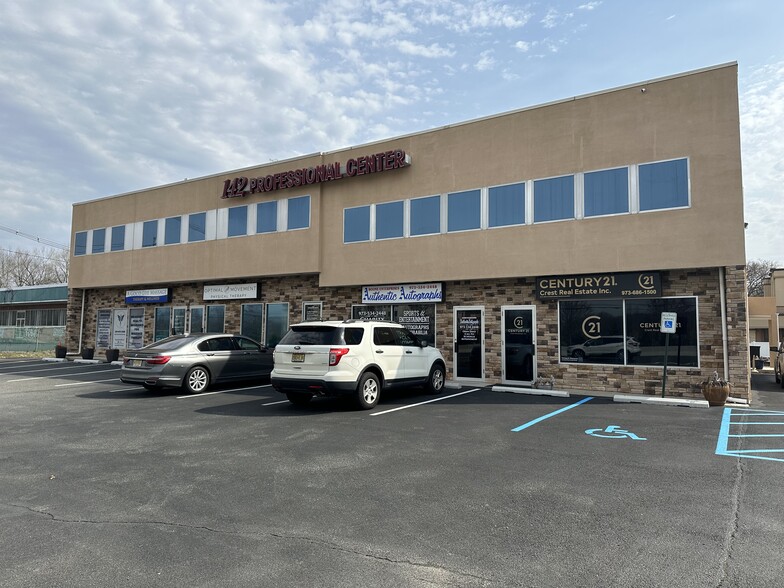 142 Rte 23 N, Pompton Plains, NJ for lease - Building Photo - Image 2 of 4