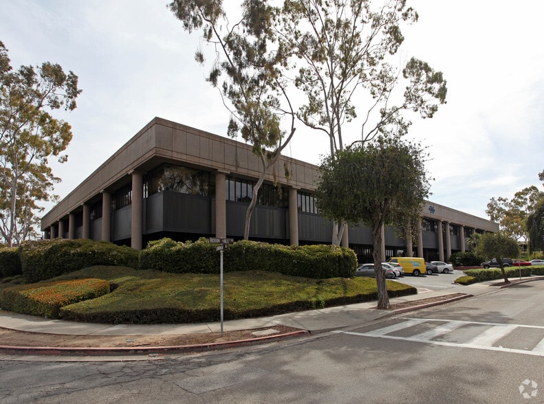 112 Robin Hill Rd, Goleta, CA 93117