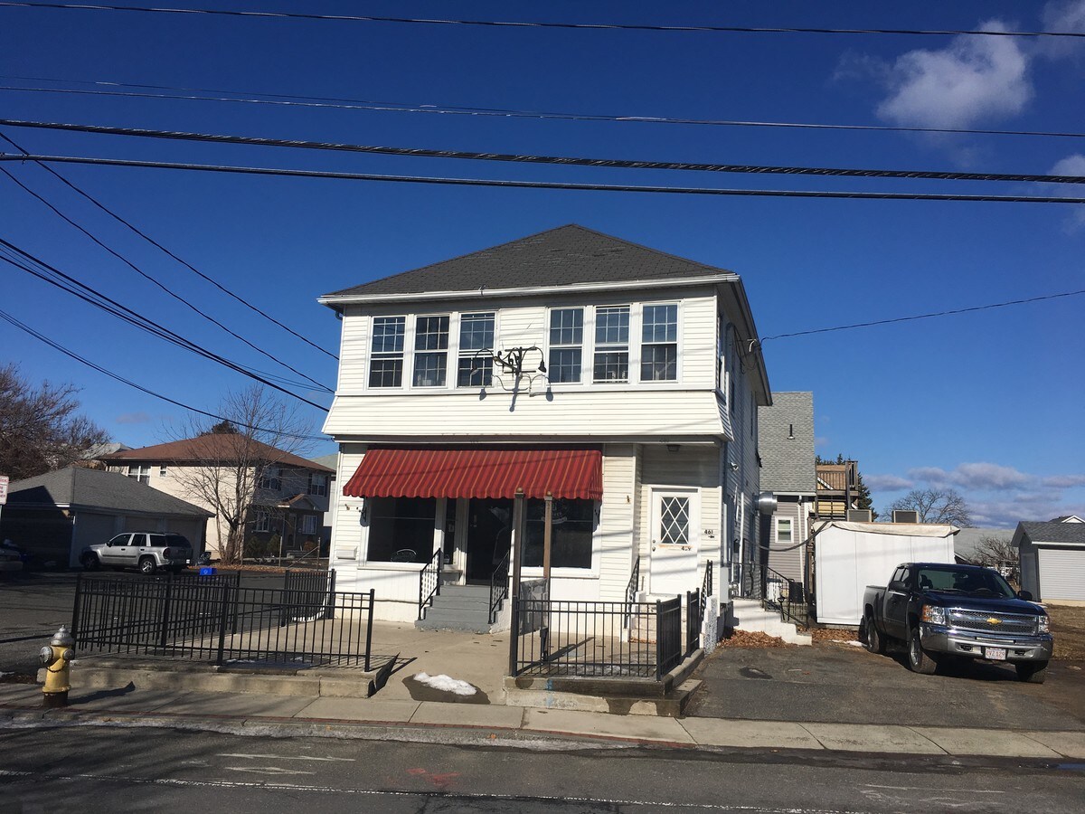 459461 East St, Ludlow, MA 01056