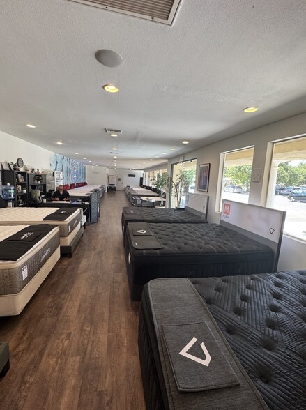 799 E Thousand Oaks Blvd, Thousand Oaks, CA for lease - Building Photo - Image 3 of 4