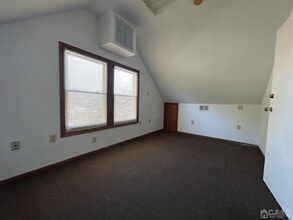 227 Main St, Woodbridge, NJ for sale Interior Photo- Image 2 of 11