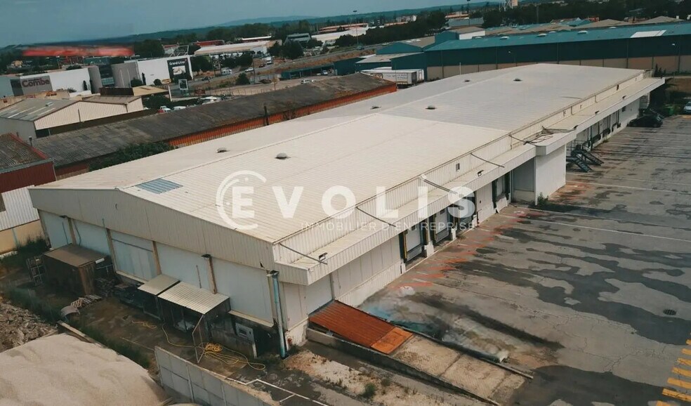 Industrial in Le Pontet for lease - Building Photo - Image 2 of 7