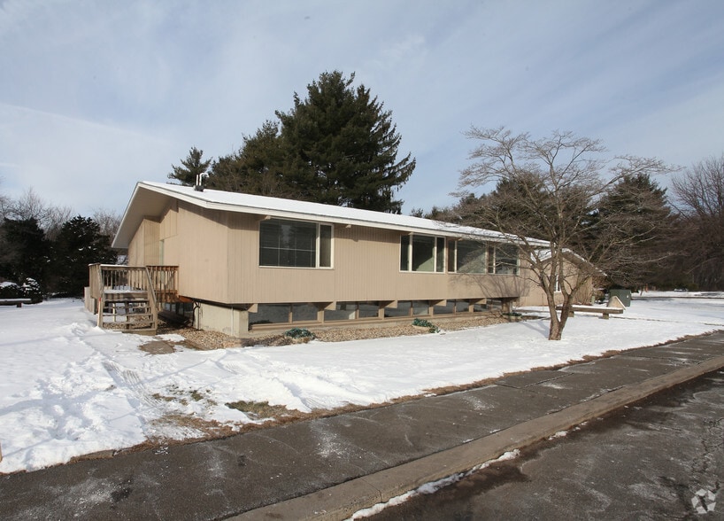 800 Cottage Grove Rd, Bloomfield, CT for lease - Building Photo - Image 2 of 2