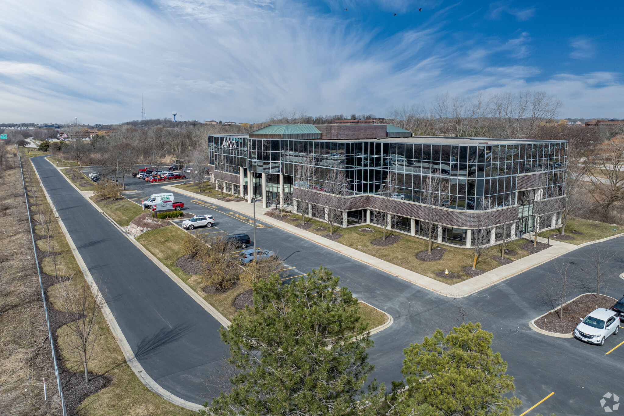 17950 W Corporate Dr, Brookfield, WI for lease Building Photo- Image 1 of 6