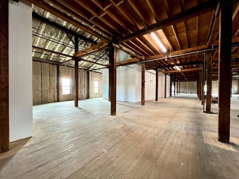 104 Smith Ave, Kingston, NY for lease - Building Photo - Image 3 of 6