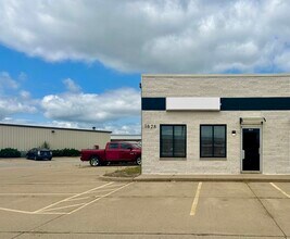 1628 Commerce Pky, Bloomington, IL for lease Interior Photo- Image 2 of 13