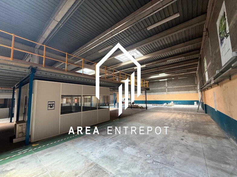 Industrial in Vitrolles for lease - Interior Photo - Image 3 of 4