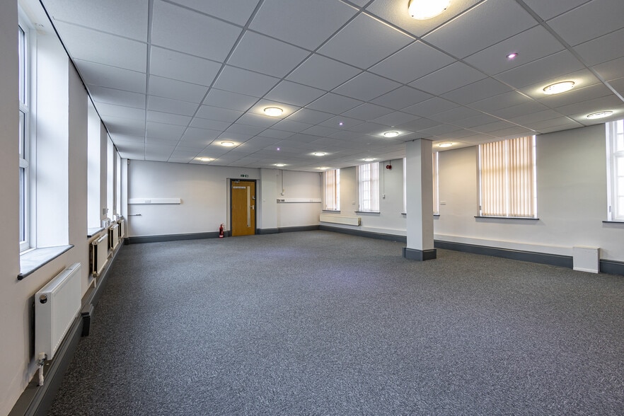 Redfern Rd, Birmingham for lease - Interior Photo - Image 3 of 6