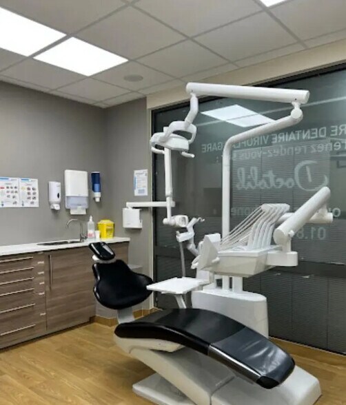 Office in Viroflay for lease - Interior Photo - Image 3 of 9