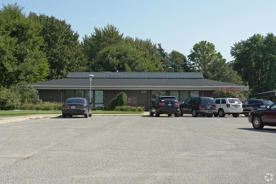 942 52nd St SE, Grand Rapids, MI for sale - Primary Photo - Image 1 of 1