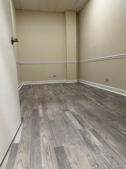 3033 Ogden Ave, Lisle, IL for lease - Interior Photo - Image 3 of 14