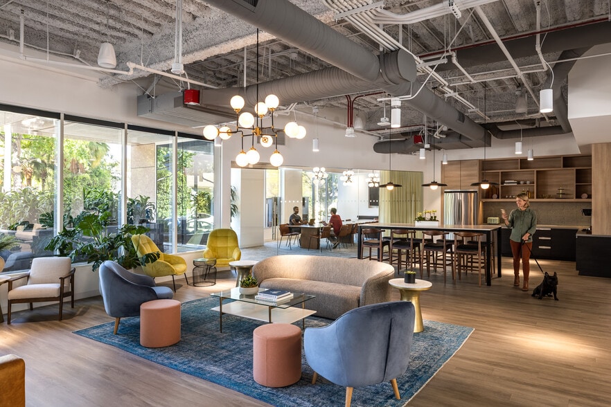 345 N Maple Dr, Beverly Hills, CA for lease - Interior Photo - Image 3 of 7