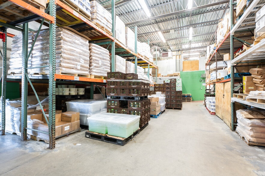 310 Roosevelt Ave, Spring Valley, NY for lease - Interior Photo - Image 2 of 24