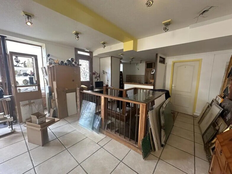 Retail in Vanves for sale - Interior Photo - Image 3 of 4