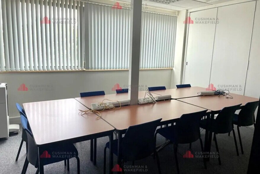 Office in Dijon for lease - Interior Photo - Image 2 of 3