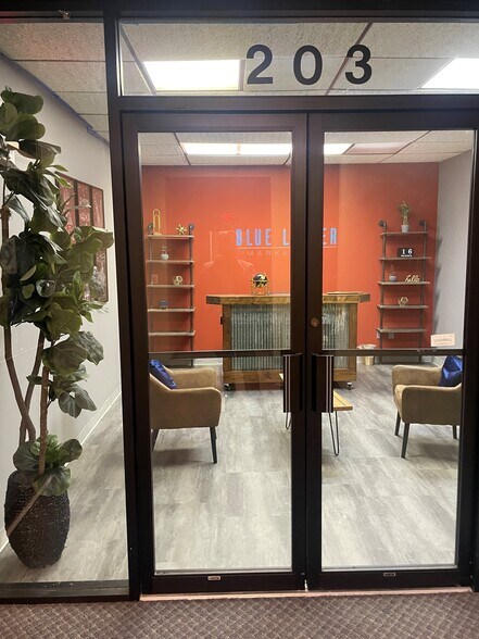 63 Main St, Flemington, NJ for lease - Building Photo - Image 2 of 34