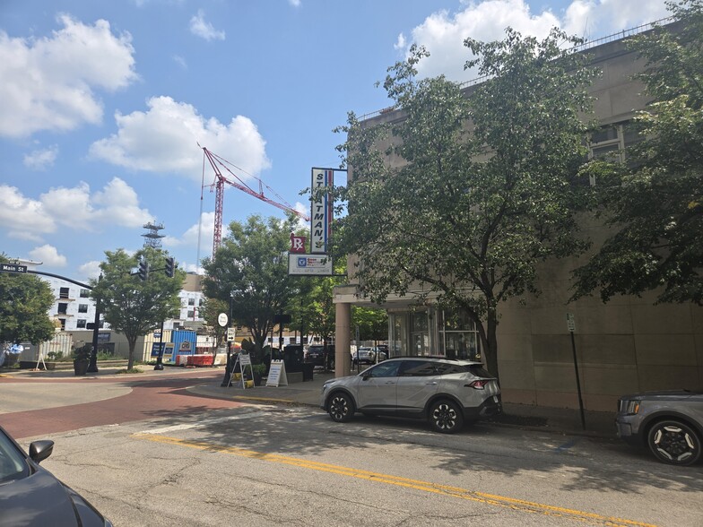 401-409 Main St, Evansville, IN for lease - Building Photo - Image 2 of 5