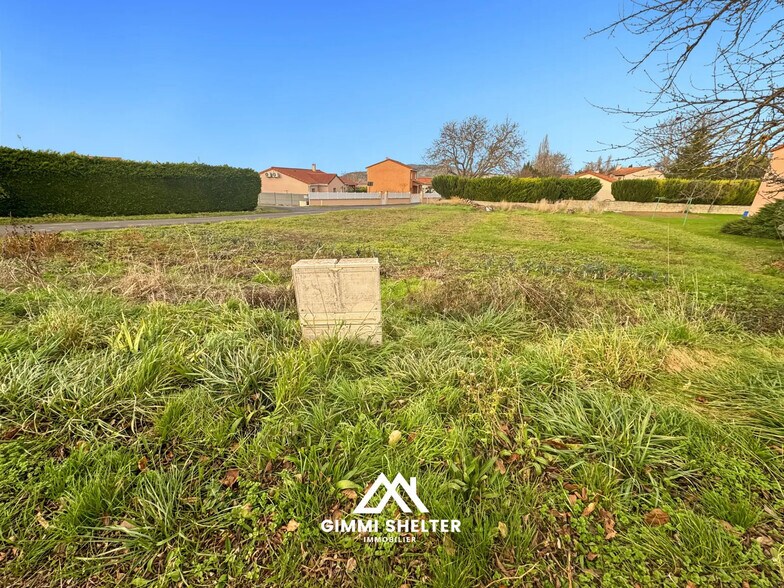 Land in Saint-Georges-sur-Allier for sale - Building Photo - Image 1 of 2