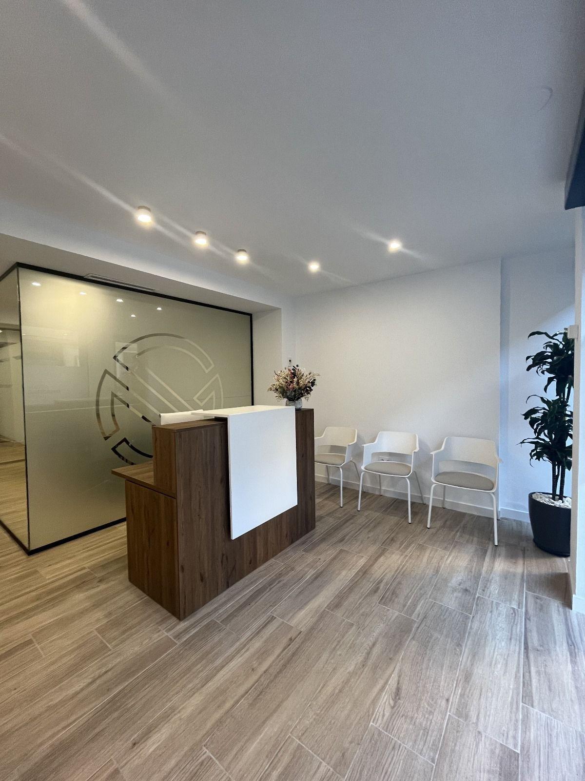 Office in Elche, Alicante for lease Interior Photo- Image 1 of 5