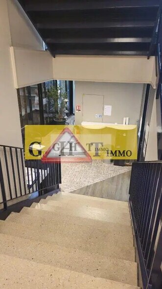 Office in Créteil for lease - Interior Photo - Image 2 of 10
