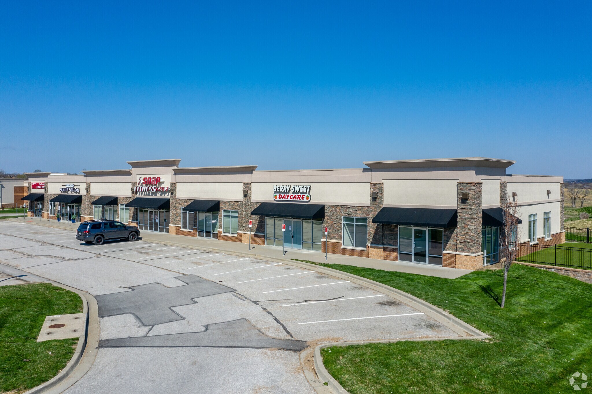 5431-5441 Roberts St, Shawnee, KS for sale Building Photo- Image 1 of 1