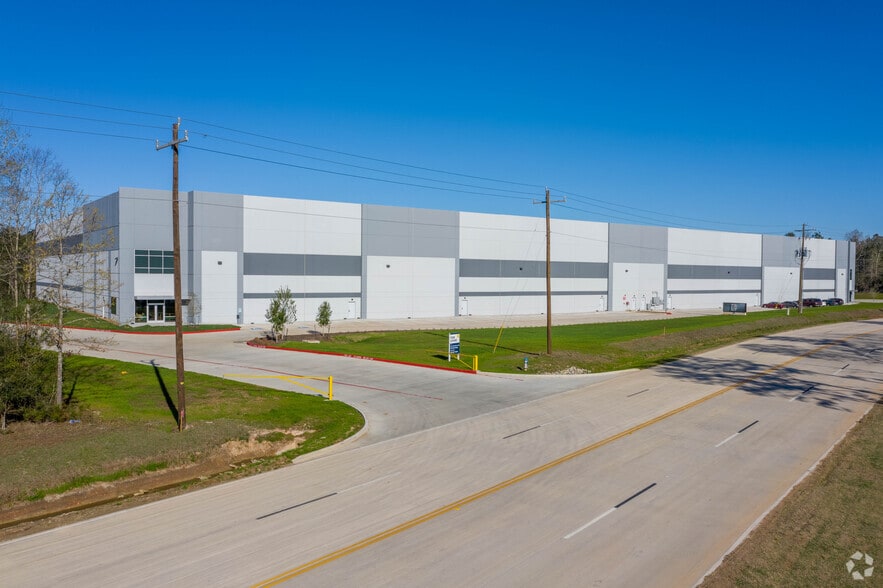 915 Conroe Park West Dr, Conroe, TX for sale - Primary Photo - Image 1 of 1