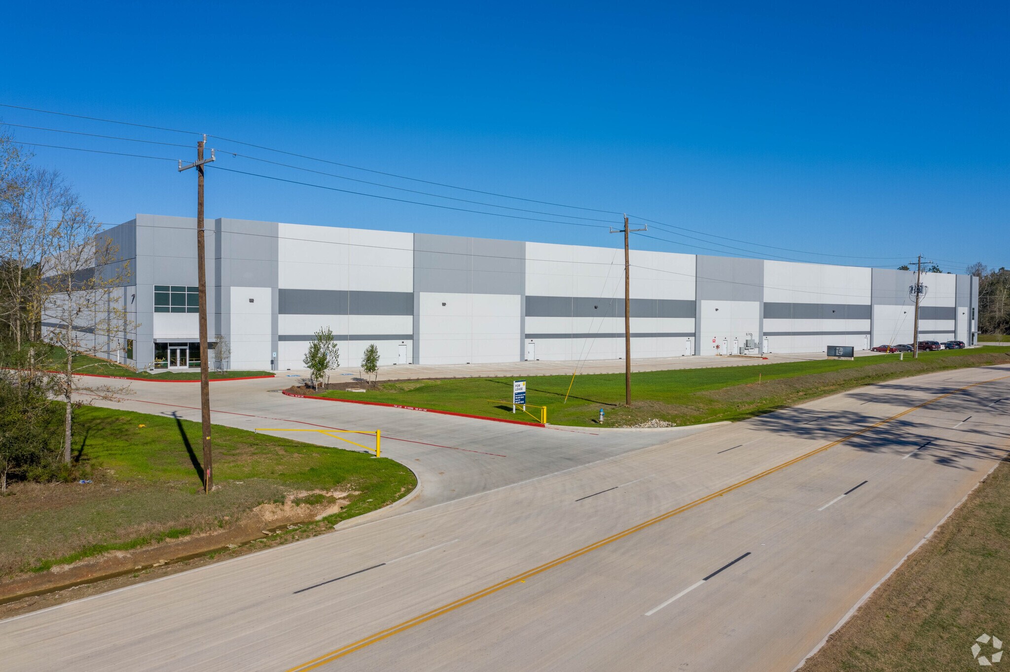 915 Conroe Park West Dr, Conroe, TX for sale Primary Photo- Image 1 of 1