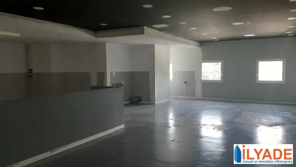 Flex in Marseille for lease - Building Photo - Image 3 of 7