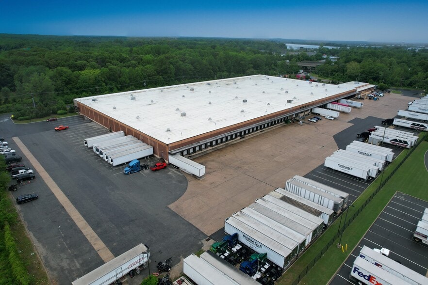 500 Cedar Ln, Florence, NJ for lease - Building Photo - Image 2 of 3